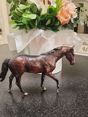 BREYER #445 JOHN HENRY BAY HORSE